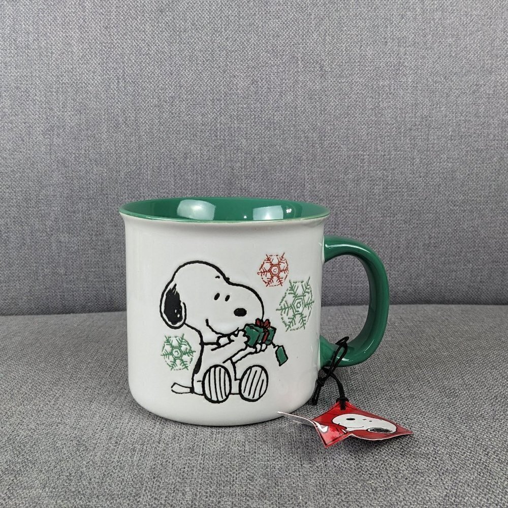 Peanuts Snoppy Winter Snowflakes "Merry and Bright" Mug